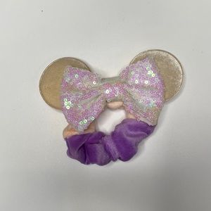 White & Purple Daisy/Minnie Mouse Scrunchie